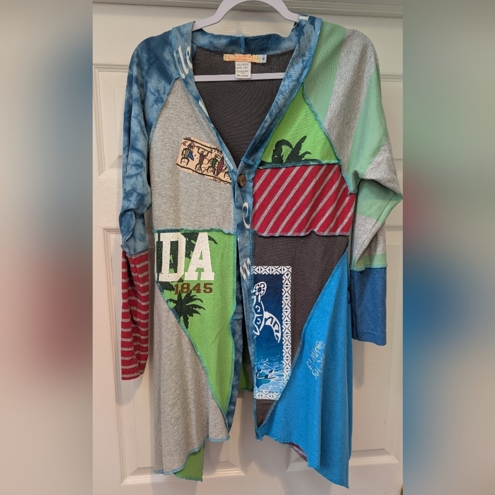 Graphic Green and Blue 3/4 Sleeve Button Down Top